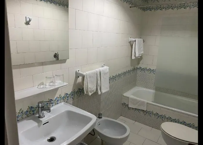 ゲストハウス La Casa De La Abuela 3*